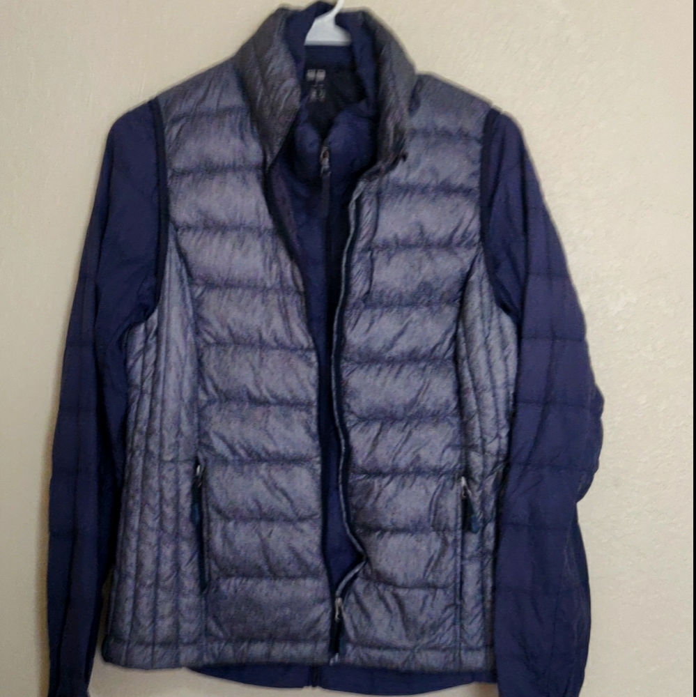 Puffy vest size med. With under jaket